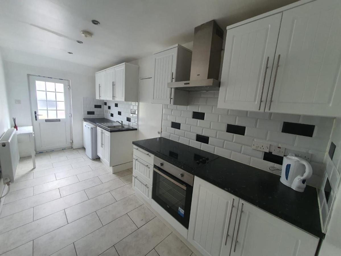 Chantilly Appartement Ickenham Buitenkant foto