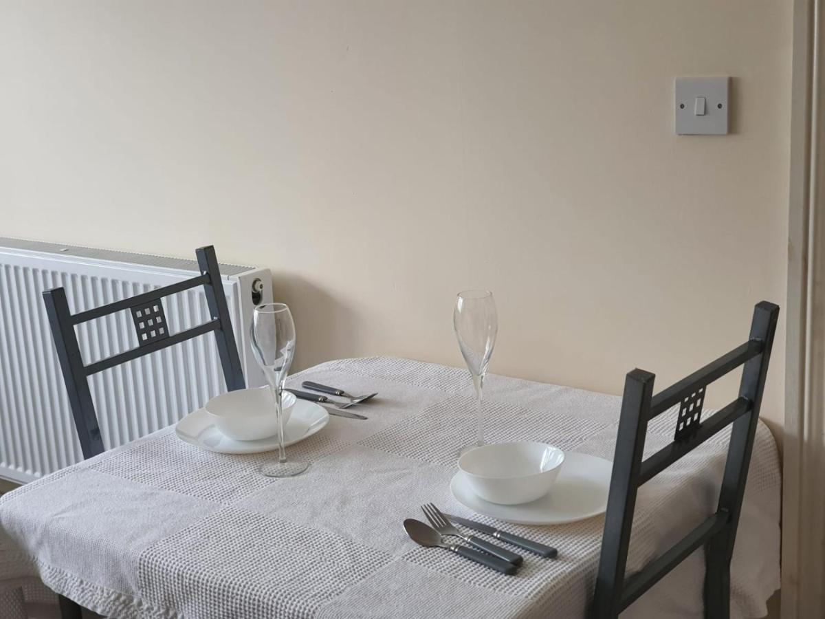 Chantilly Appartement Ickenham Buitenkant foto