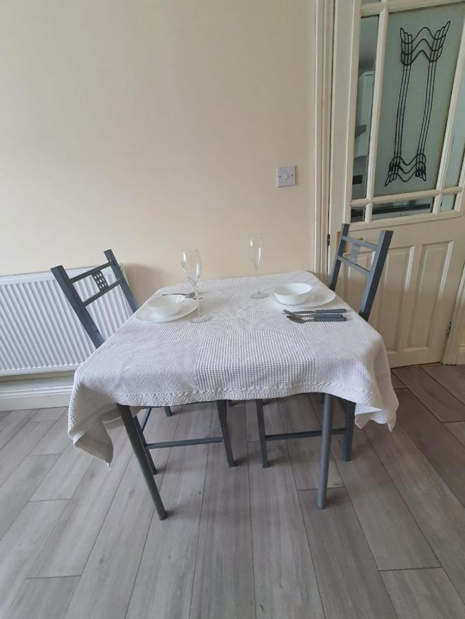 Chantilly Appartement Ickenham Buitenkant foto