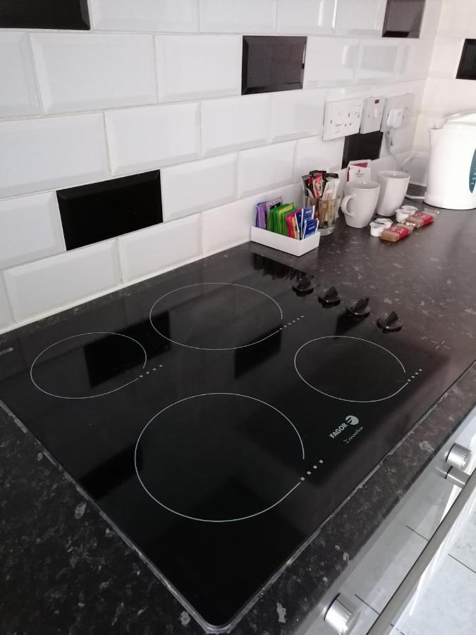 Chantilly Appartement Ickenham Buitenkant foto